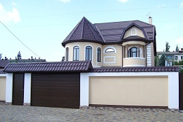 Продам Новый Дом 300 кв.м.Экстра класс. Два этажа. Авторский ремонт,только эксклюзивные материалы. Ландшафтный дизайн,барбекю,водопад,золотые рыбки. Земельный участок 5 соток.Все коммуникации центральные. Стоимость 31 мил.руб.Возможна продажа с мебелью и бытовой техникой.