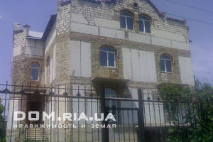 Шикарный особняк 20х15 отделка эконом 4эт.8сот.общ.800/350/40м.с выходом на террассу вода,канал-ия, газ-центр.есть скважина,2камина,4с/у,2гаража,красивый бассейн,сауна,немец.стеклопакеты с 3стек-ми. Канал-ия выведена на 2улицы,4сот.свобод.земли,потолки 3,5м.Великолепный зал с камин.100м.спальни по 40м. хоз.спальня с камин.50м. с будуаром 30м. и зим.садом. Покупая жильё в Крыму, это не только выгодная сделка, но и отличный способ отдыхать и лечиться. Идеальный вариант для вас и вашей семьи! $380тыс. тел. +38