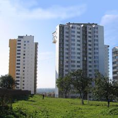 ПРОДАЮ 3х ком. кв-ру в новостройке 2 км от Москвы г.Видное, 15 мин. тр. от м. Кантемировская, Домодедовская, просп.Ленинского комсомола, 14/18 мон. ж/д., общ. 100, жилая 53 (20/18/15/), кухня 19, лодж., 2 с/у, отличная планировка, новостройка, дом построен, ГК ноябрь 2006, новые коммуникации, удобное транспортное сообщение, развитая инфраструктура и благоприятная экология, подземный паркинг. цена $310тыс. Руслан (собственник) (имеются электронные версии экспликации этажа, план квартиры)