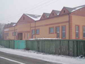 Продам помещение 2100 кв. метров г.Абакан, земля 4000 кв. метров и помещение в собственности, проводка, отштукатурен, дополнительная информация по требованию. Цена 55 млн. рублей.